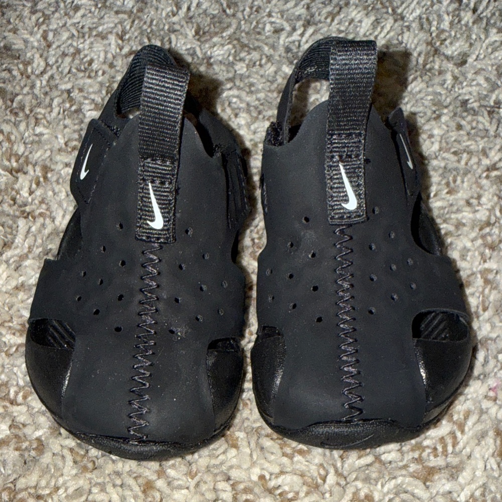 Nike Kids Black Slip-On Sandals